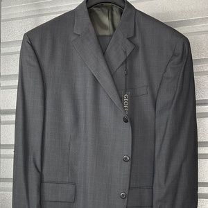 Suit by Geoffrey Beene size 54 Reg